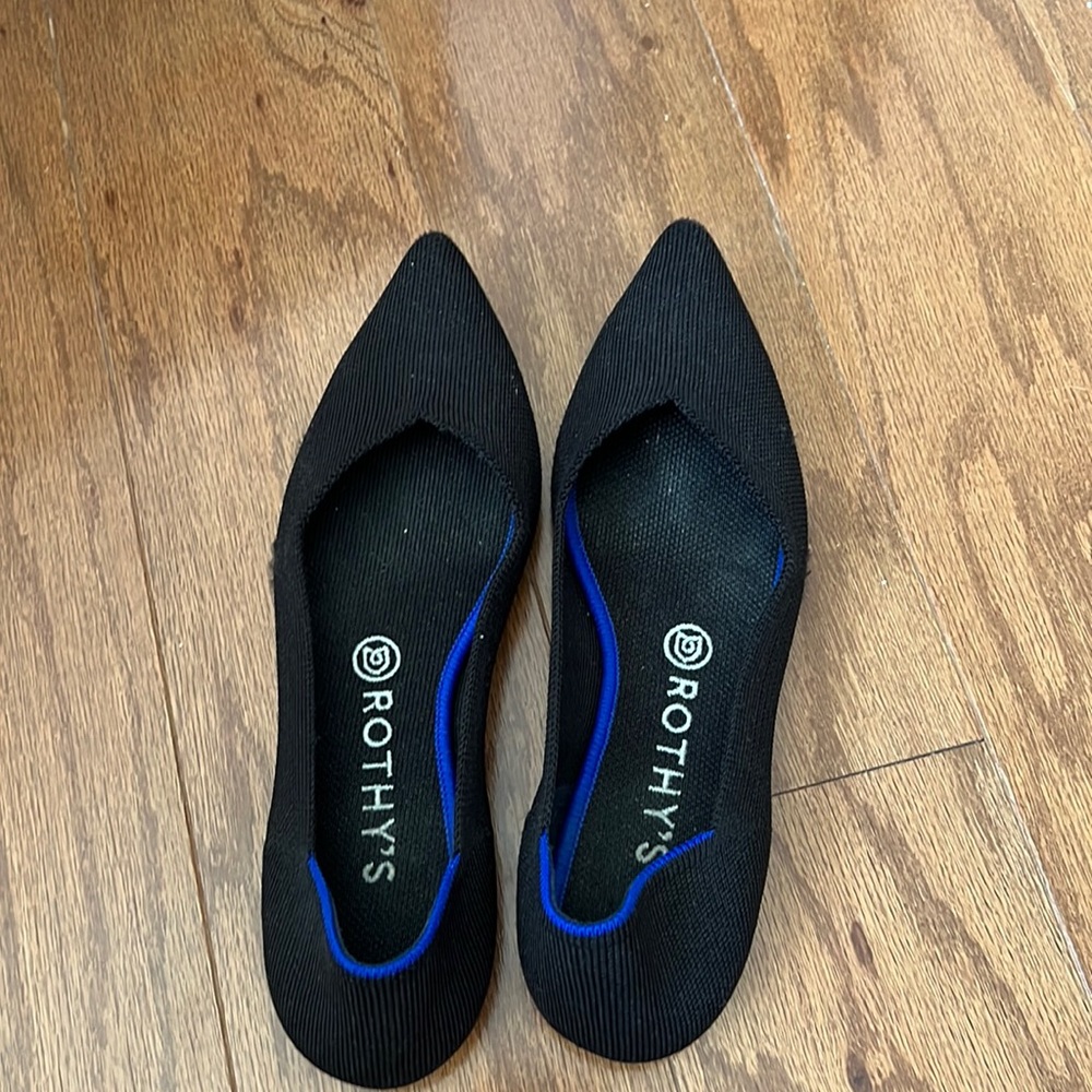 Rothy’s black w9 flats